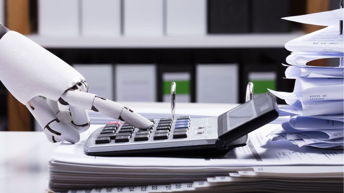 Financial Experts Weigh In on Six Questions You Might Have About Robo-Advisers